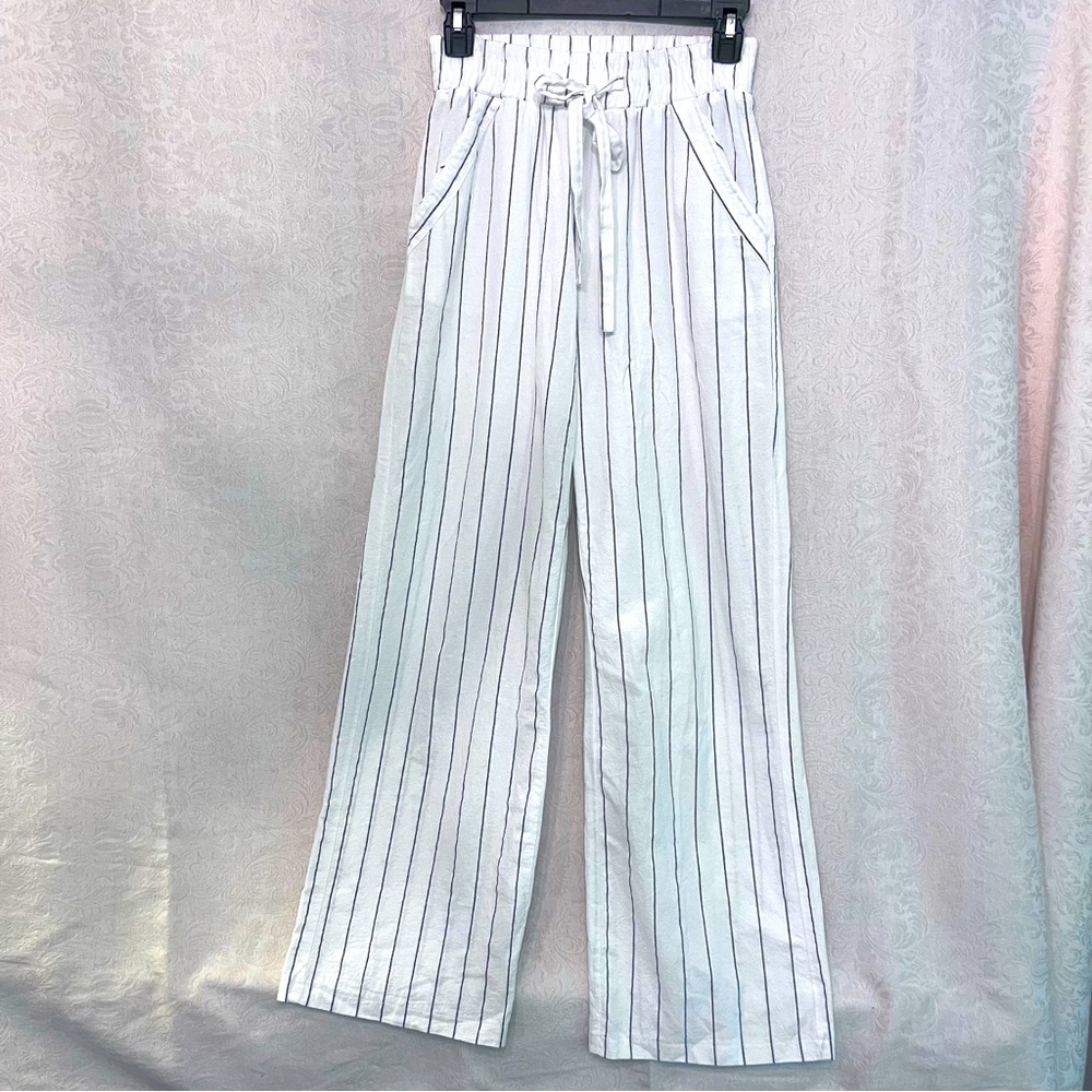 Sienna sky. Tie at waist pant. Flowy. Size S. White/Black stripe. Cotton.